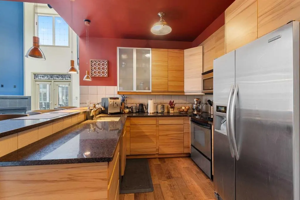 527 15 Avenue SW #406