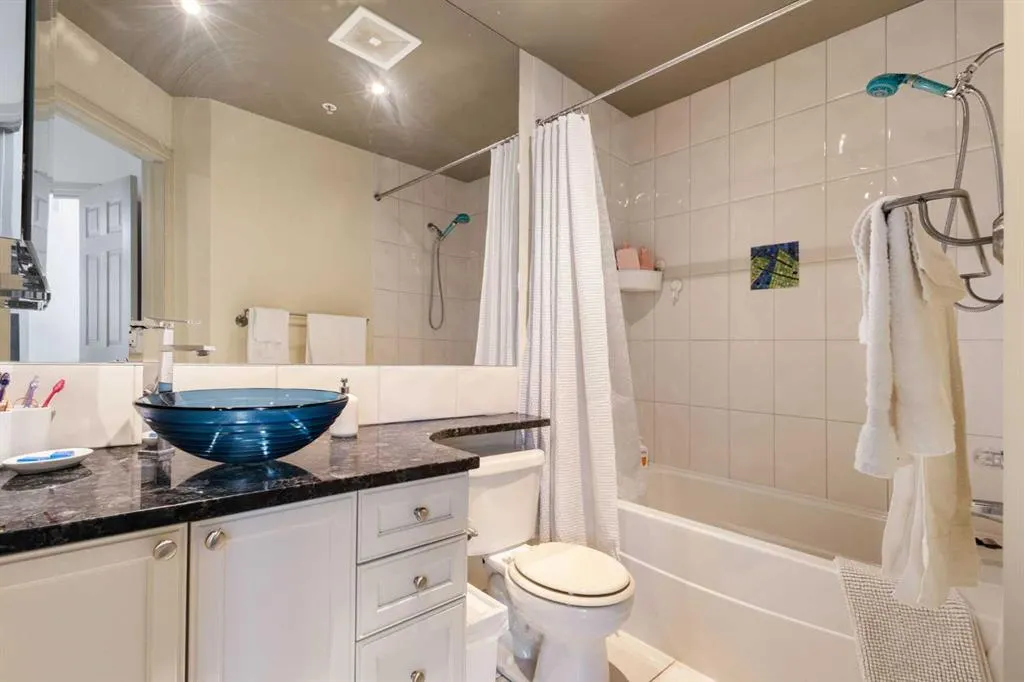 527 15 Avenue SW #406