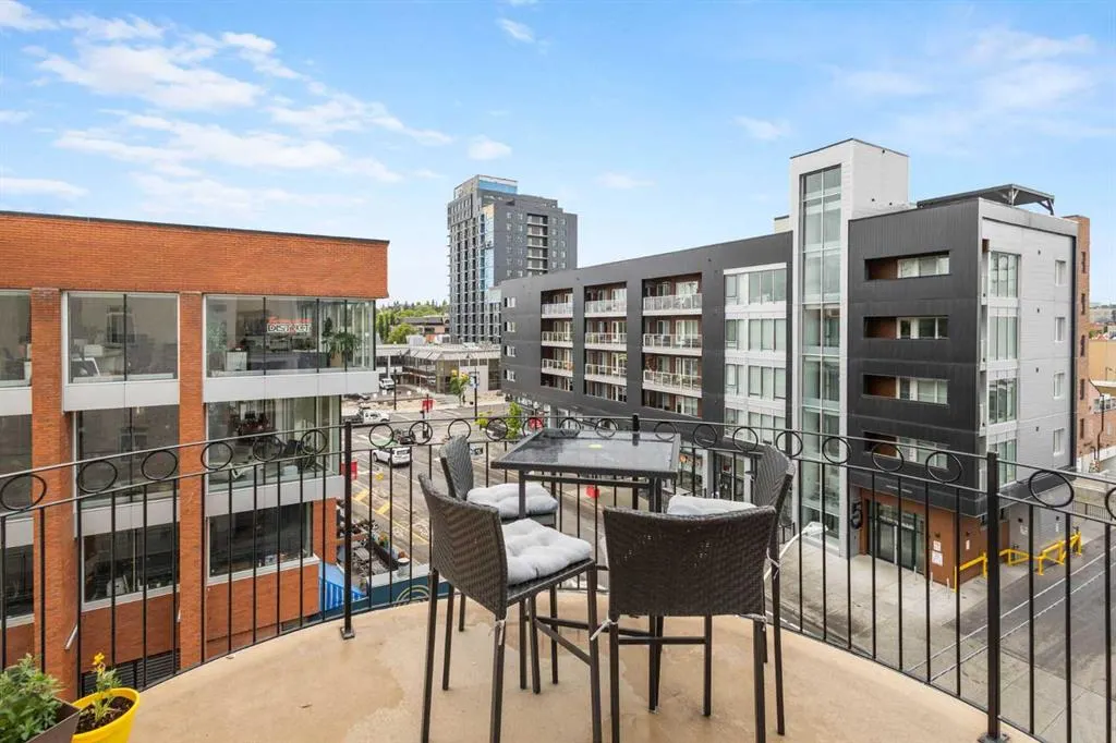 527 15 Avenue SW #406