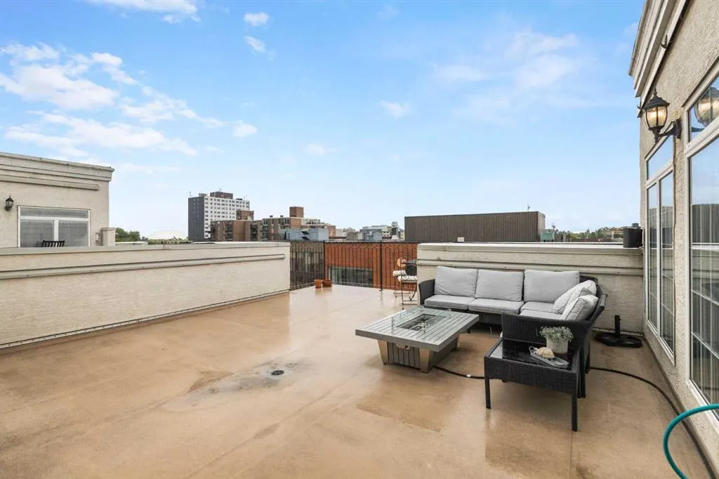 527 15 Avenue SW #406