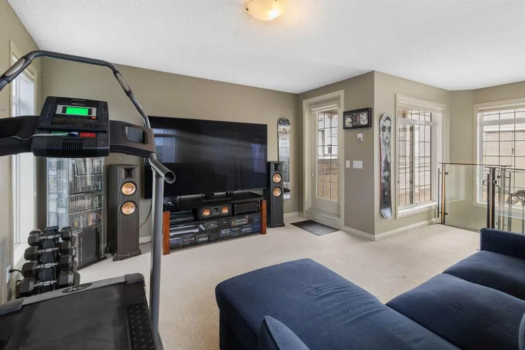 527 15 Avenue SW #406