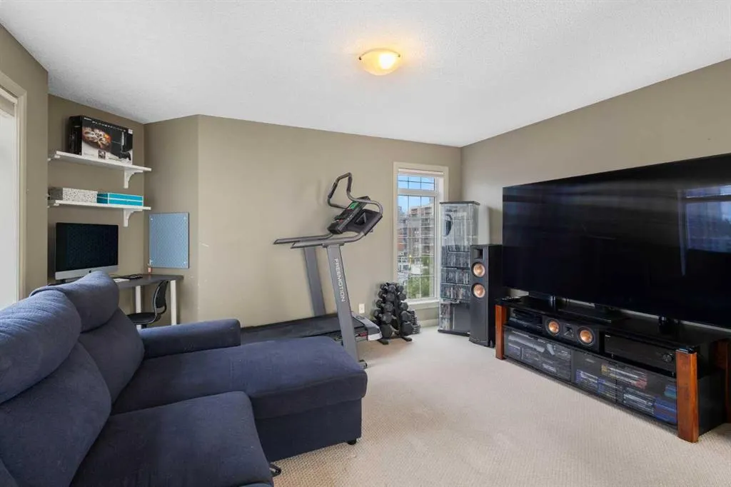 527 15 Avenue SW #406