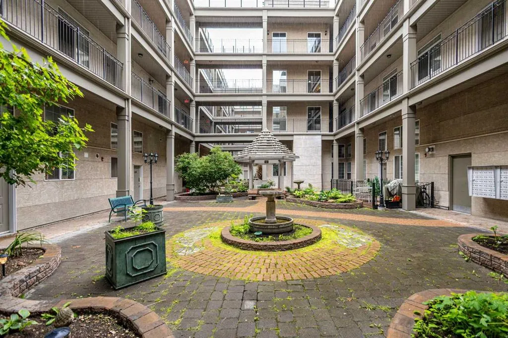 527 15 Avenue SW #406
