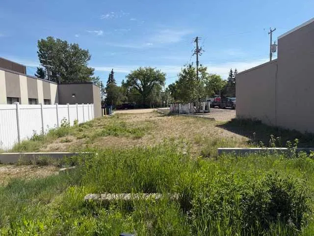 5039 50 Street