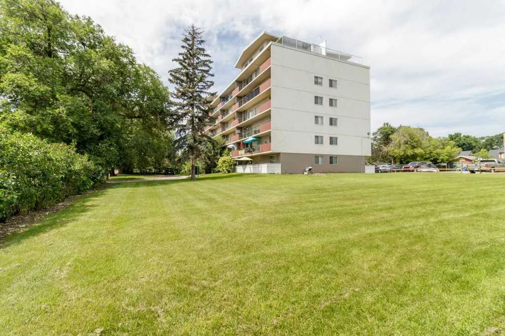 4700 55 Street #107