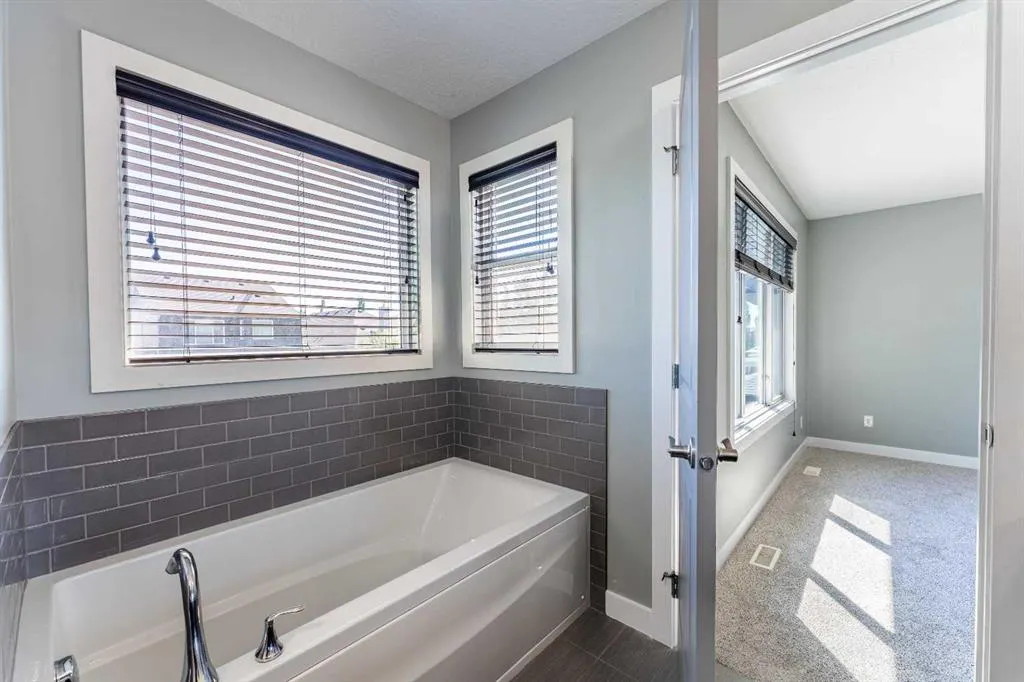 136 Legacy Circle SE