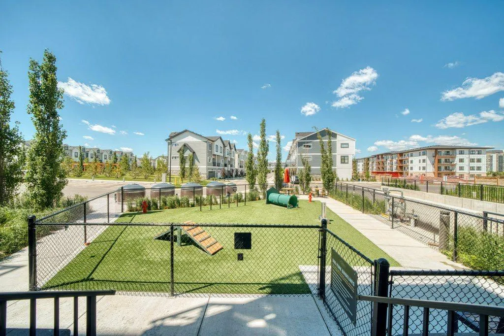 255 Les Jardins Park SE #224