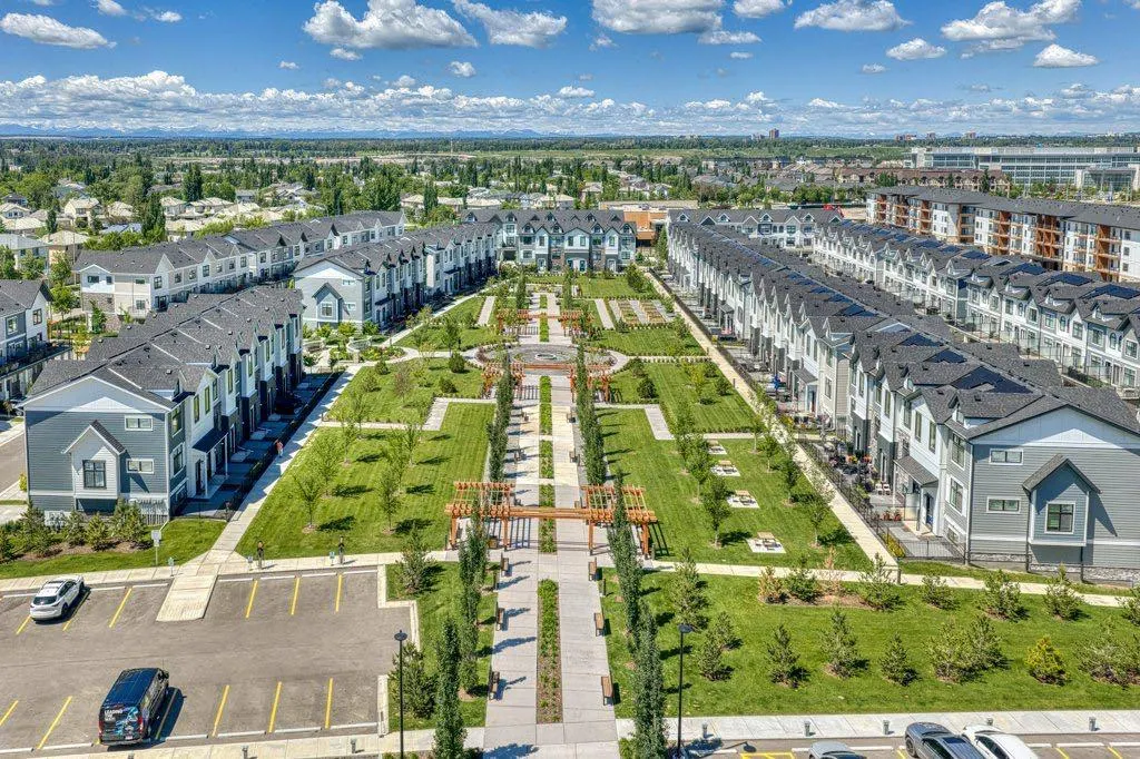 255 Les Jardins Park SE #224