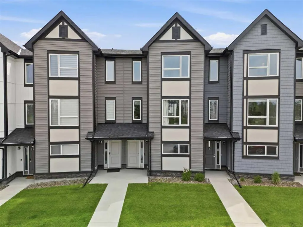 56 Evanscrest Manor NW