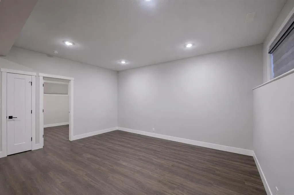 12 Vanson Close