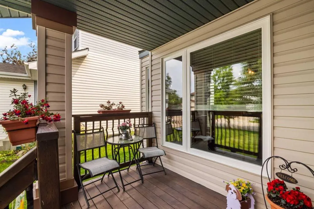 217 Douglas Glen Close SE