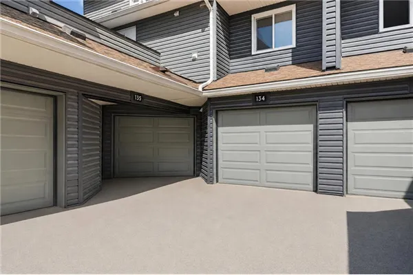 48 Glamis Green SW