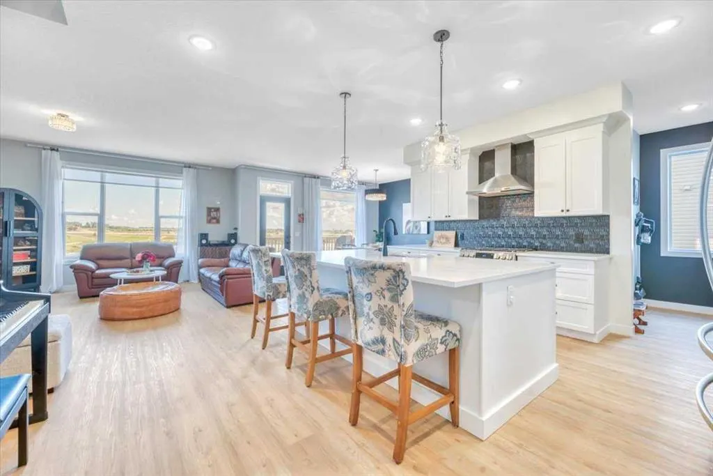 835 Lakewood Circle