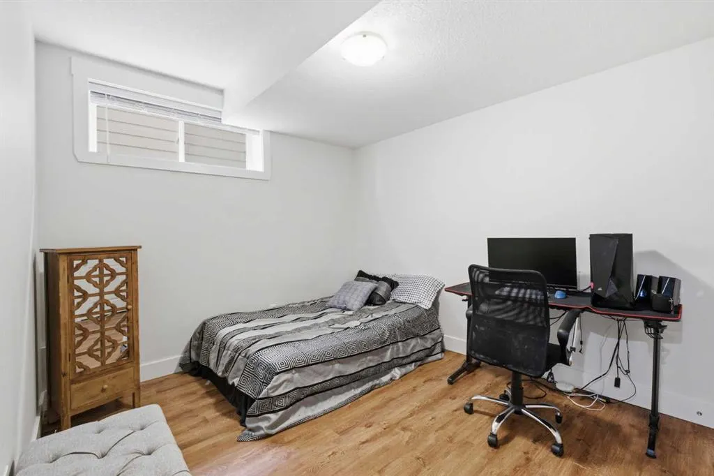 11 MARQUIS Crescent SE
