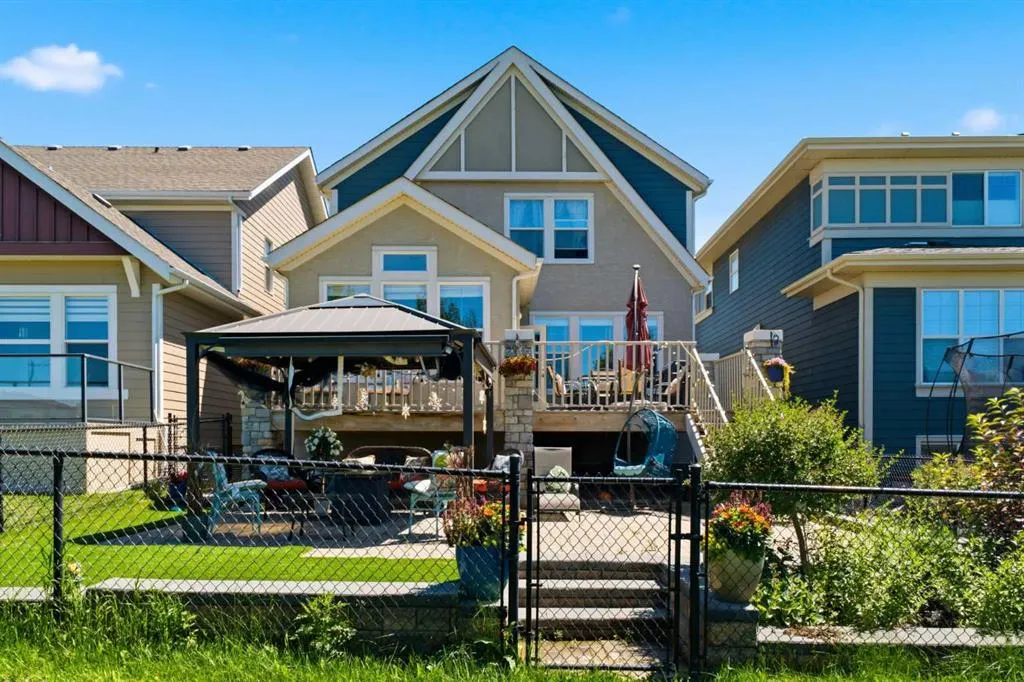 11 MARQUIS Crescent SE