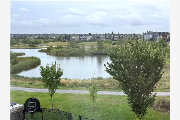 11 MARQUIS Crescent SE