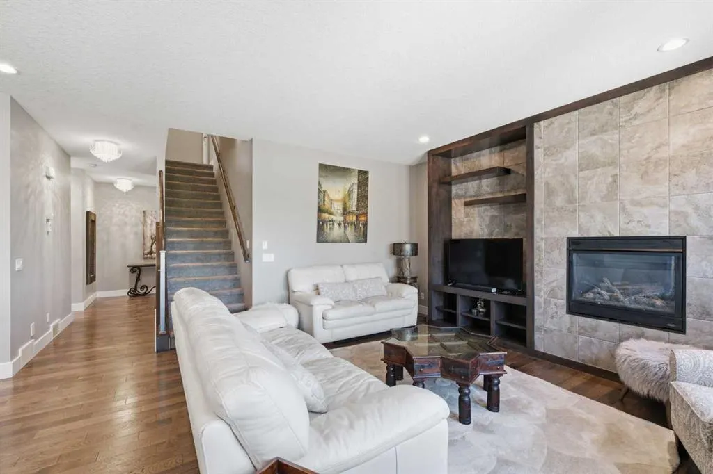 11 MARQUIS Crescent SE