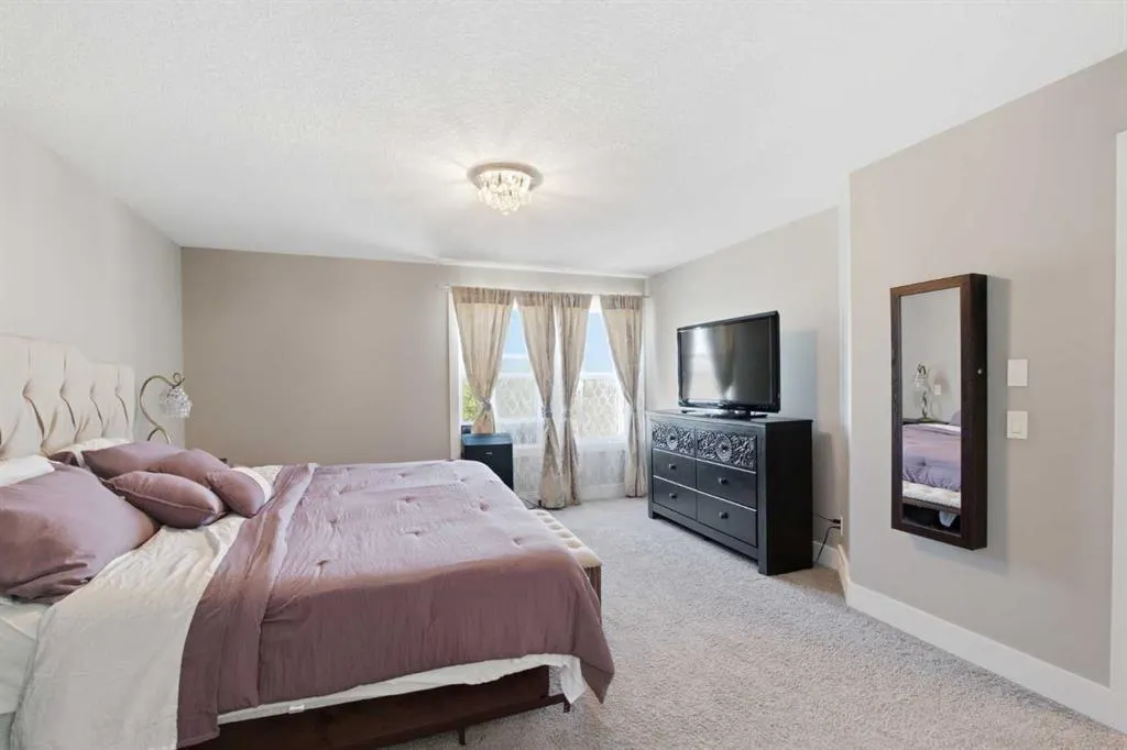 11 MARQUIS Crescent SE