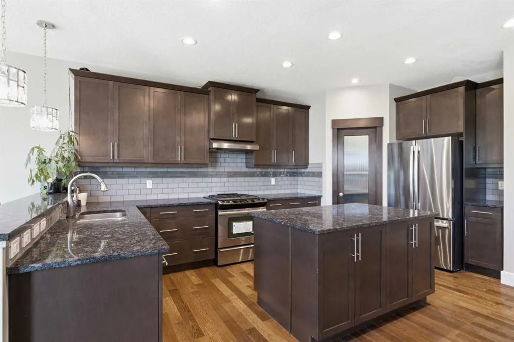 11 MARQUIS Crescent SE
