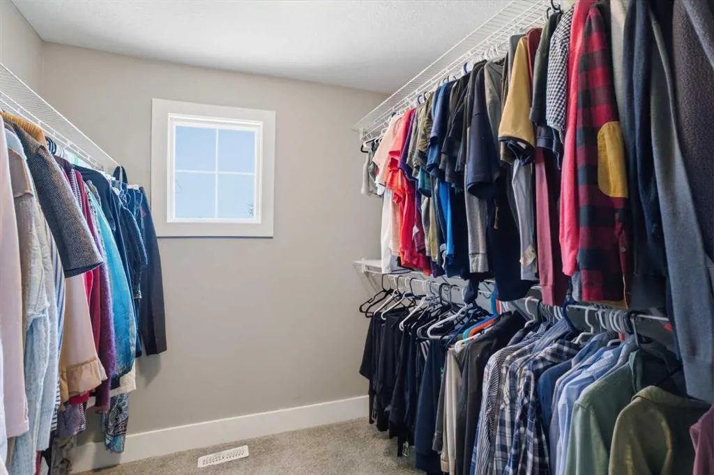 11 MARQUIS Crescent SE