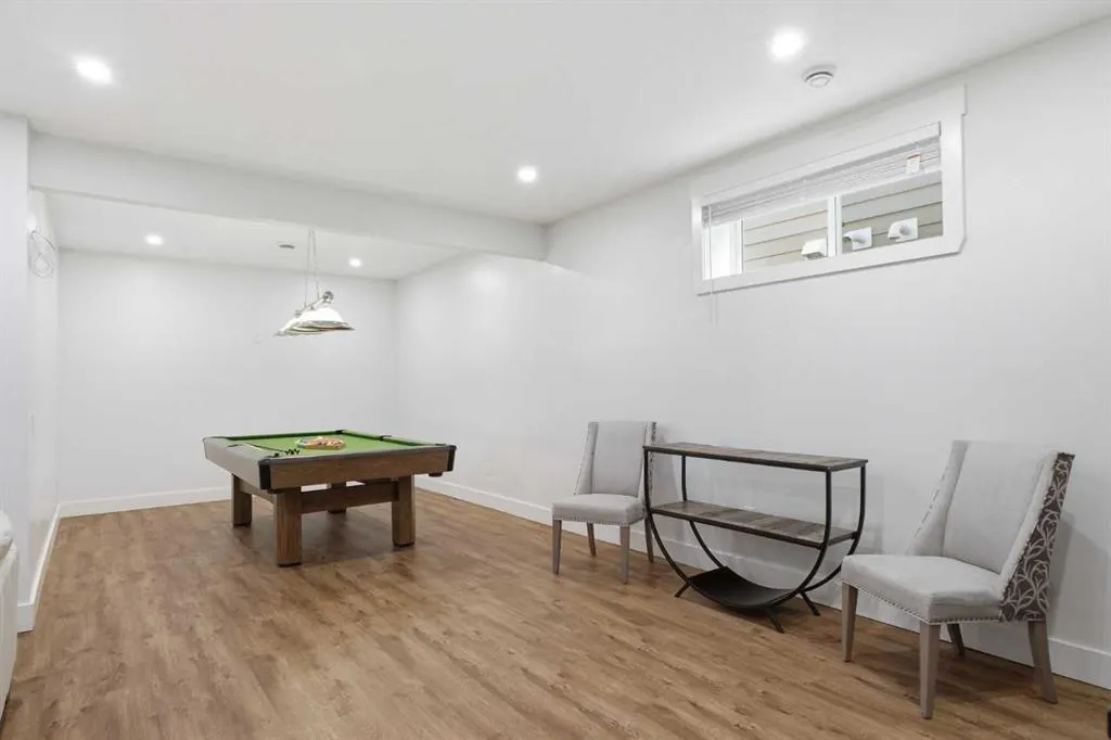 11 MARQUIS Crescent SE