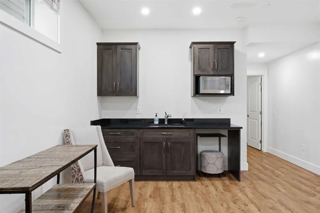 11 MARQUIS Crescent SE