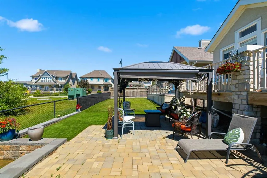 11 MARQUIS Crescent SE