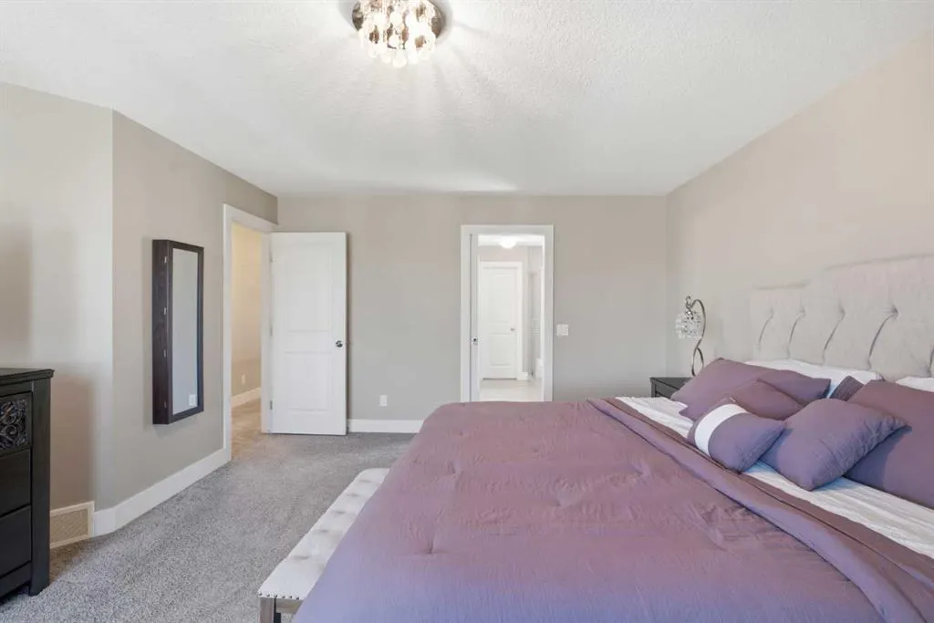11 MARQUIS Crescent SE