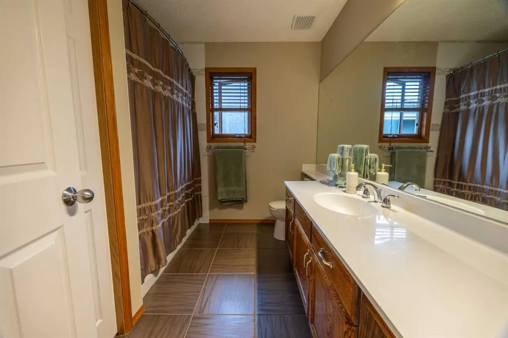 19 Mckenzie Lake Manor SE