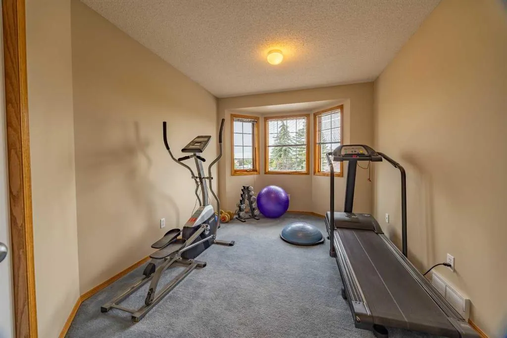 19 Mckenzie Lake Manor SE