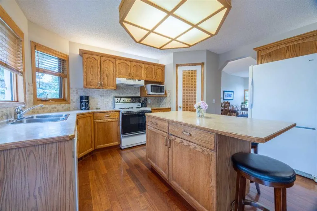 19 Mckenzie Lake Manor SE