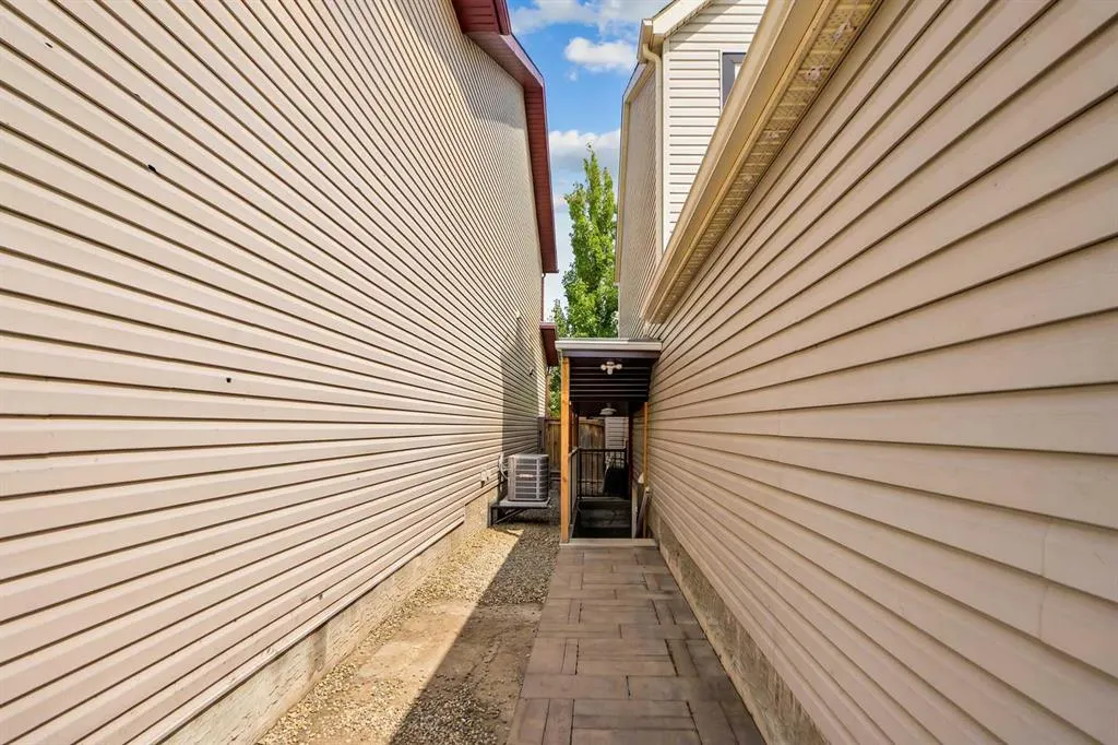 91 Copperstone Gate SE