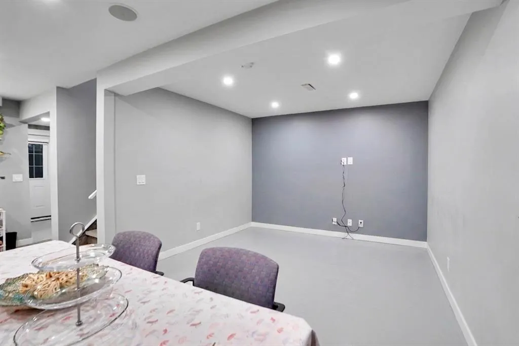 91 Copperstone Gate SE