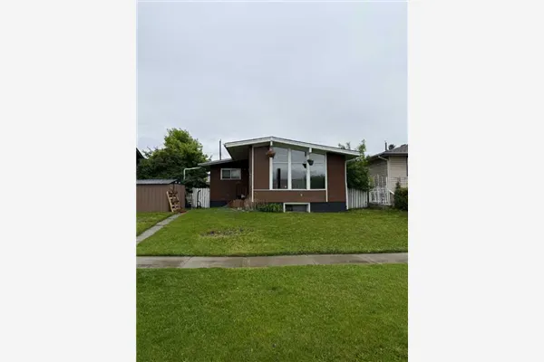 4603 Edmonton Trail NE