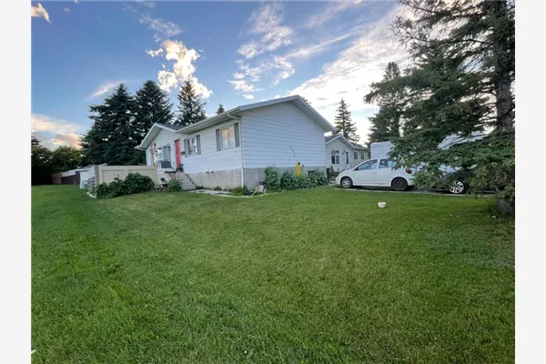 112 Huntstrom Drive NE