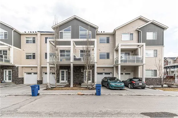 535 Redstone View NE
