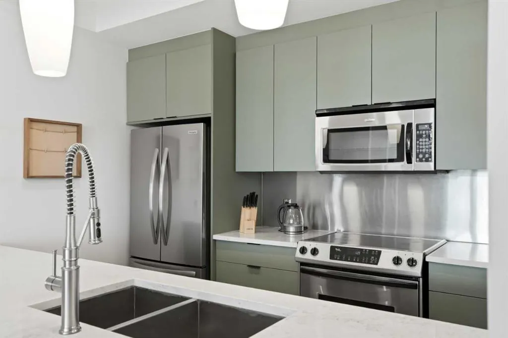 530 12 Avenue SW #706