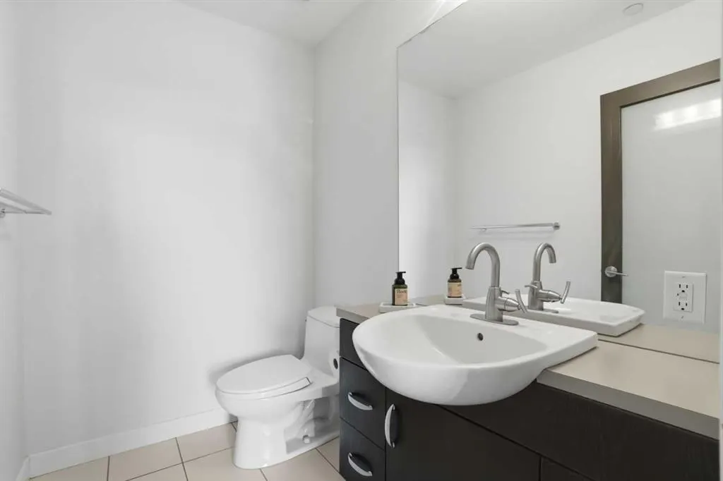 530 12 Avenue SW #706