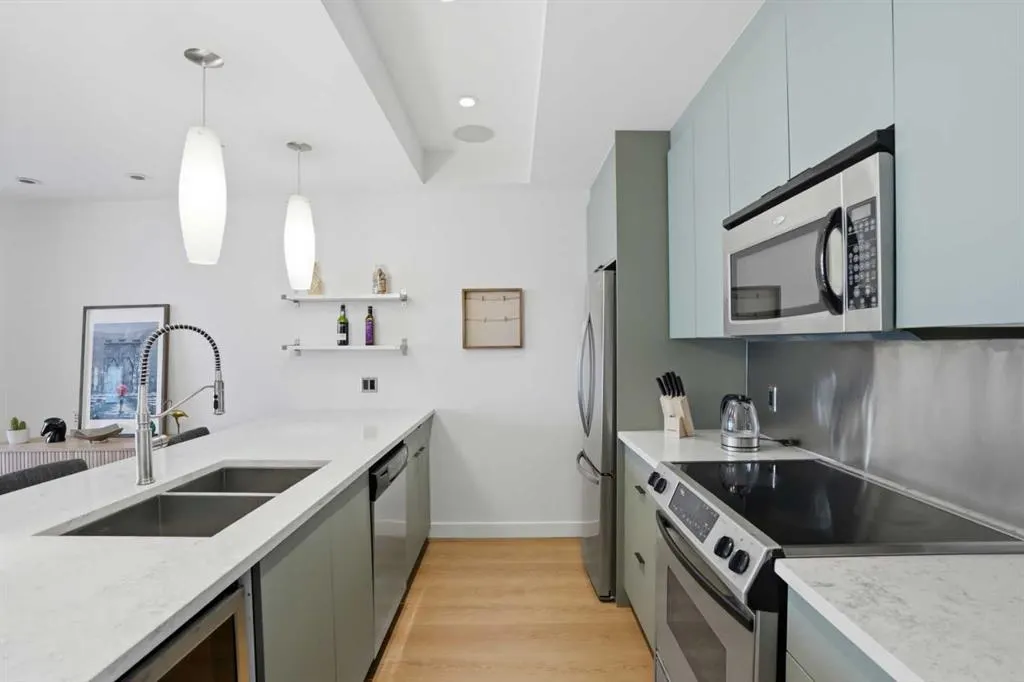 530 12 Avenue SW #706