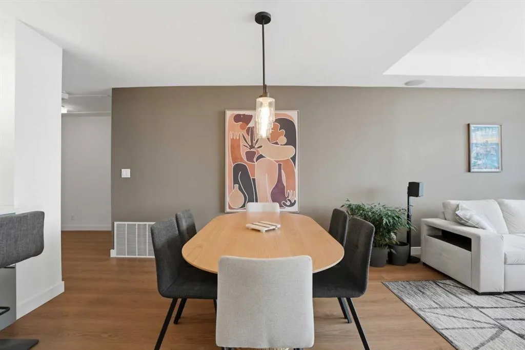 530 12 Avenue SW #706