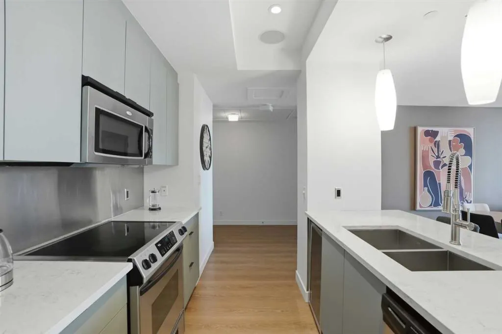 530 12 Avenue SW #706