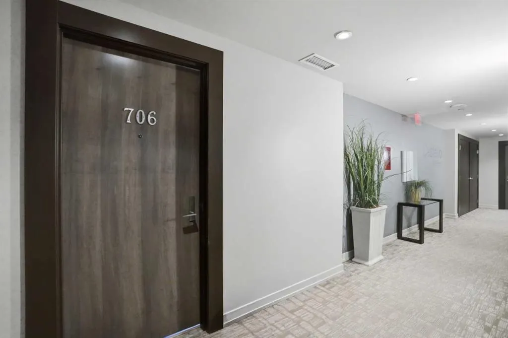 530 12 Avenue SW #706