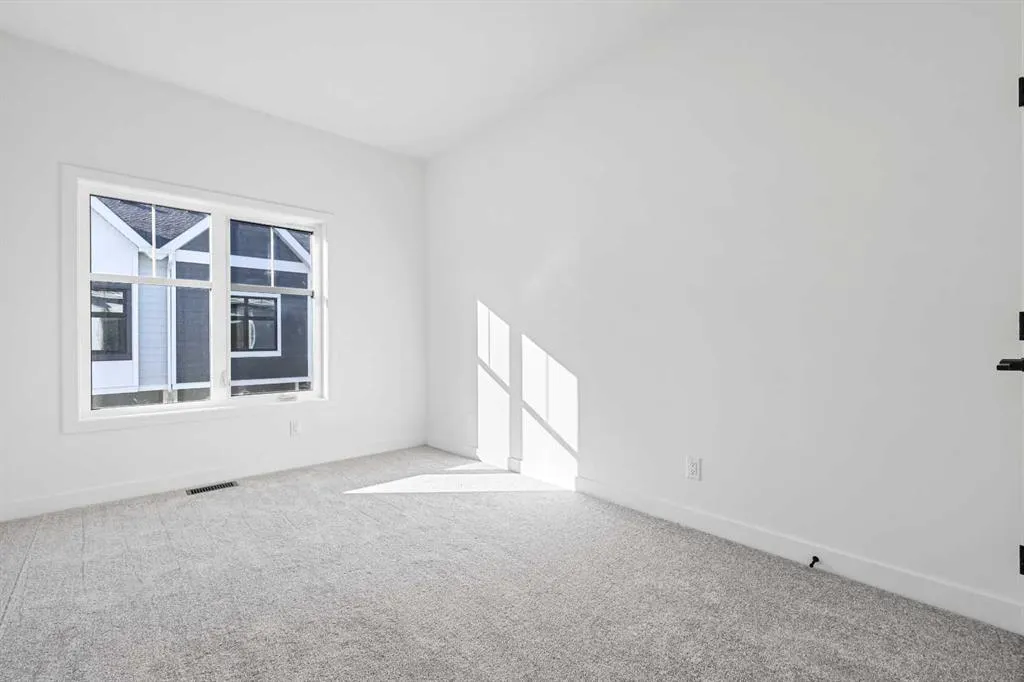 157 Mahogany Gardens SE