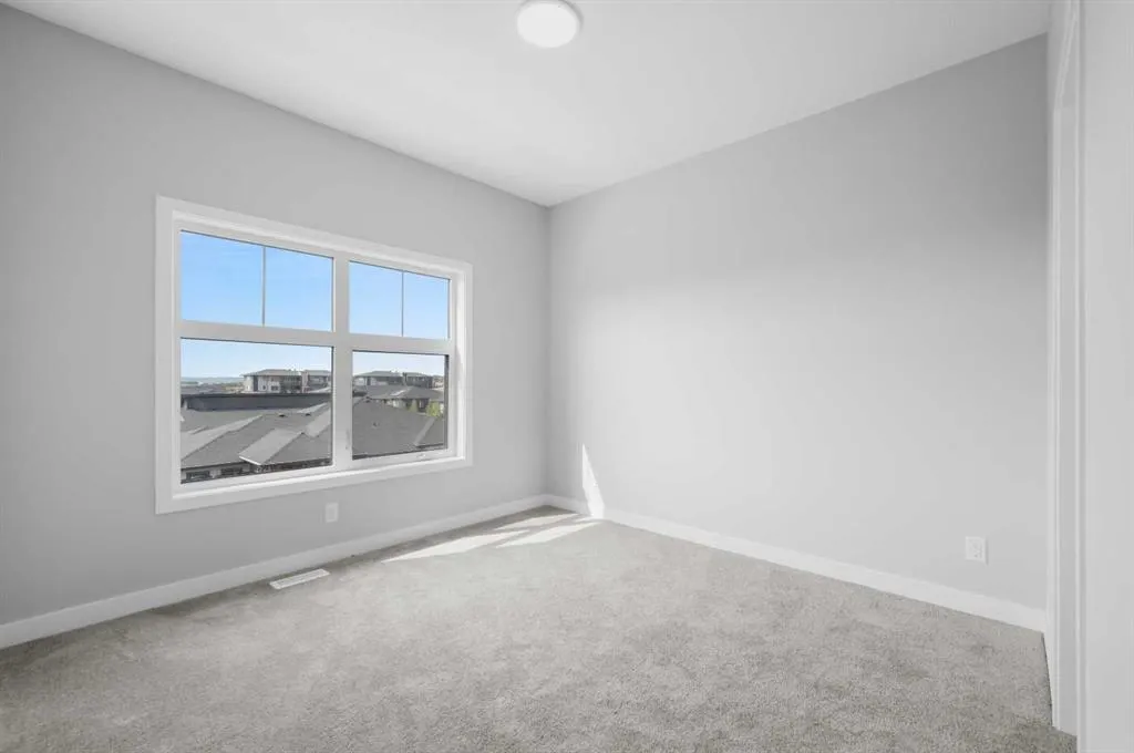 607 Mahogany Road SE