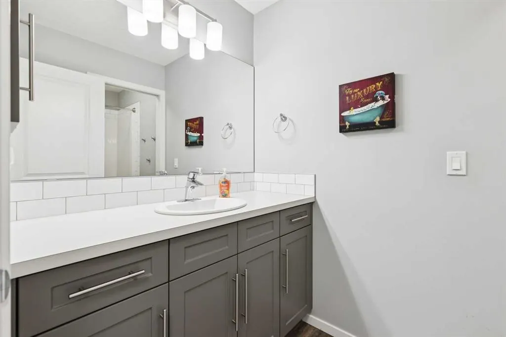 57 Crestridge Bay SW