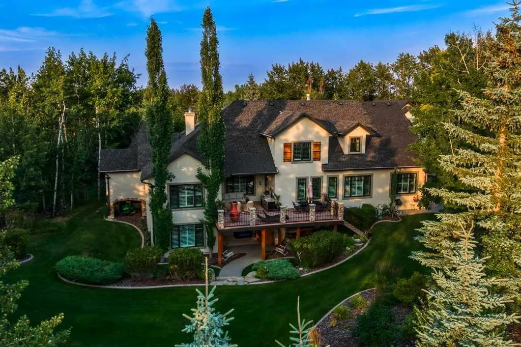 55 Bearspaw View