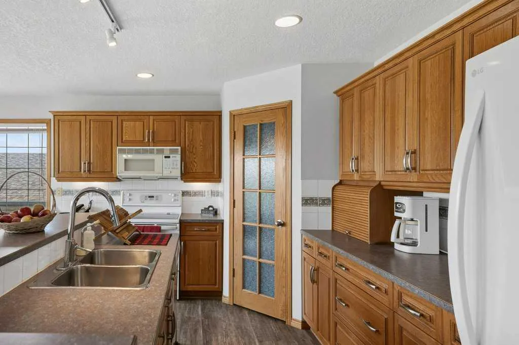 270127 Glenmore Trail