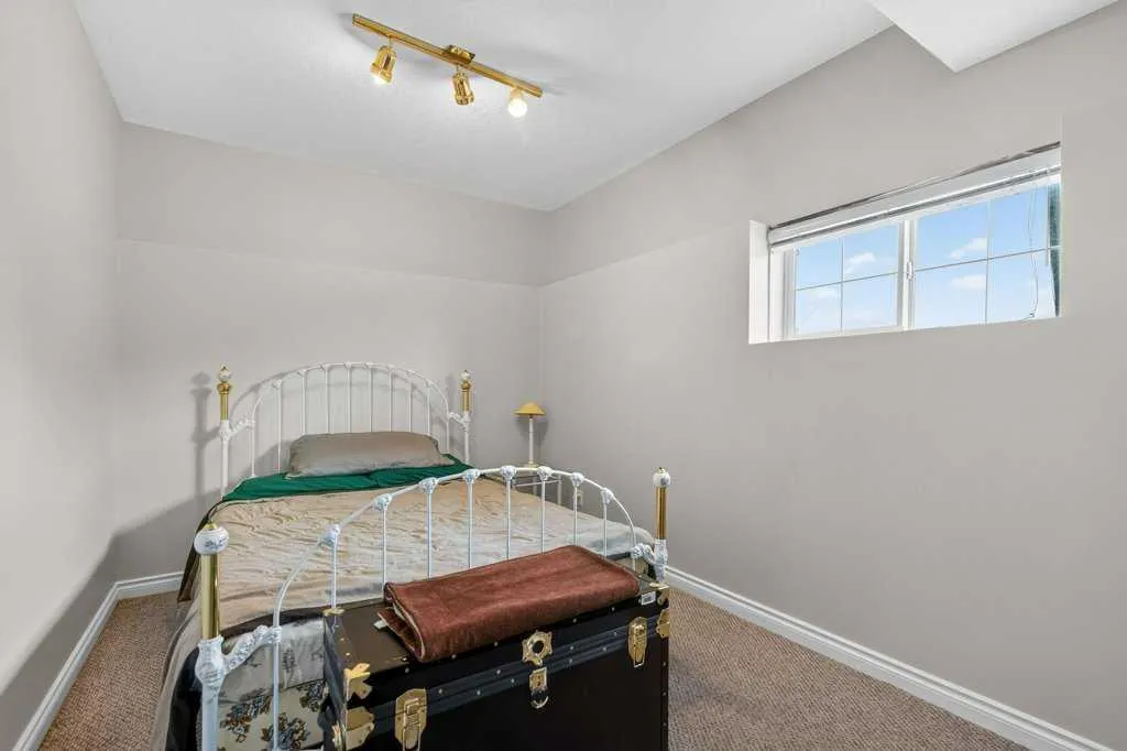 270127 Glenmore Trail