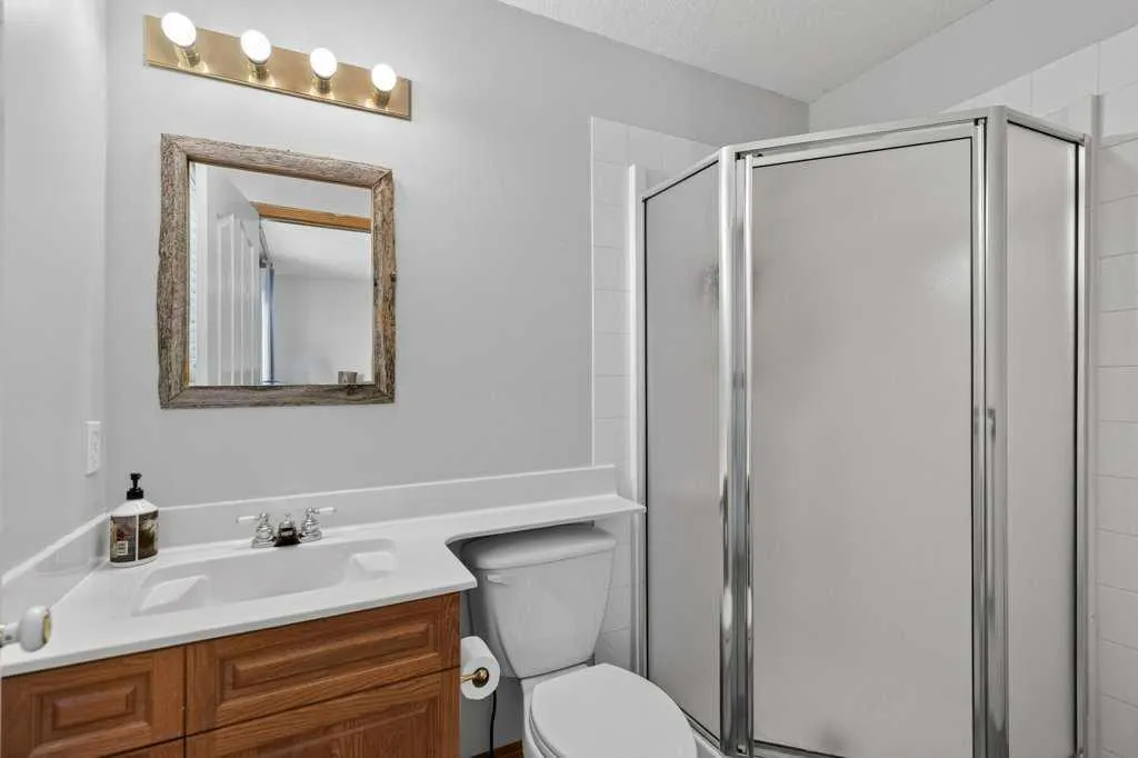 270127 Glenmore Trail