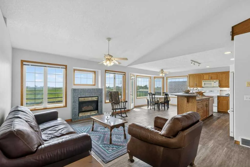 270127 Glenmore Trail
